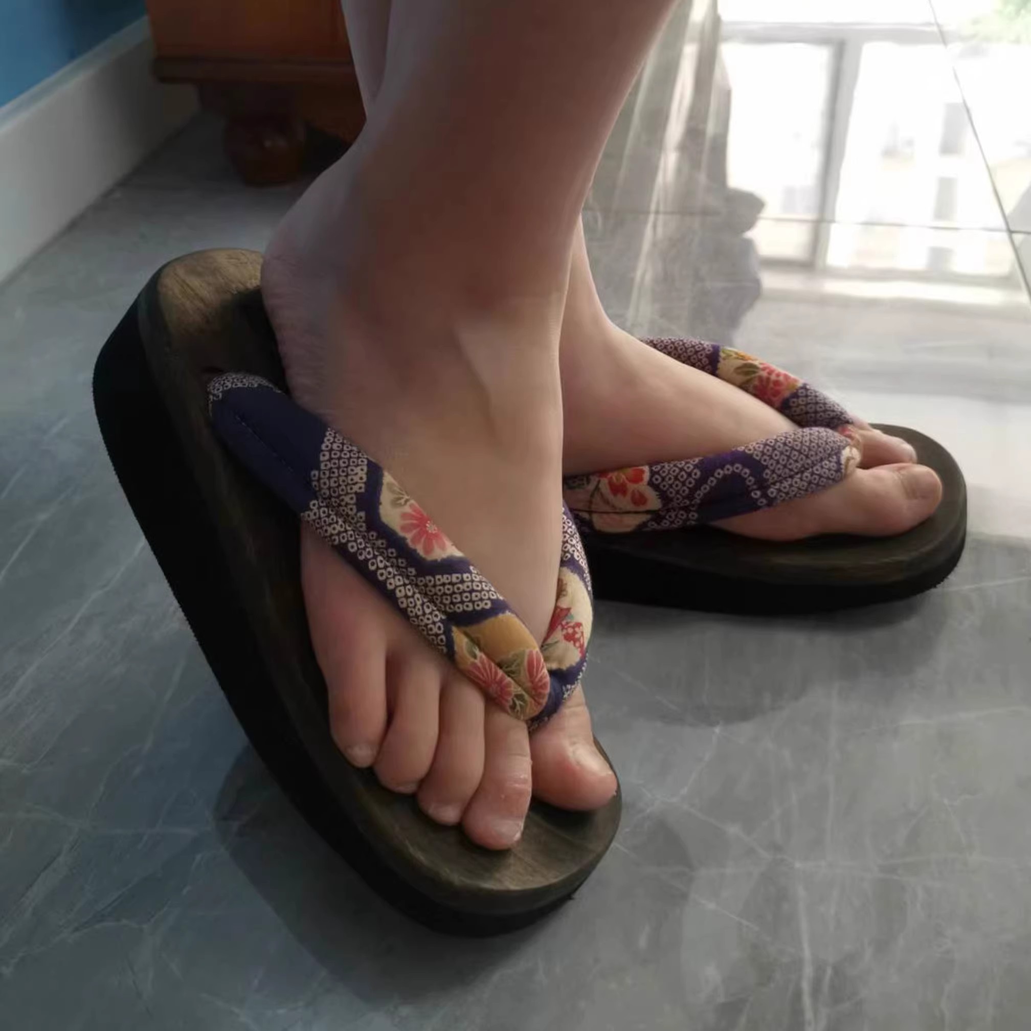 Damen Cosplay Schuhe Mittlerer – Geta Wooden Sandal Bewertung und Preis